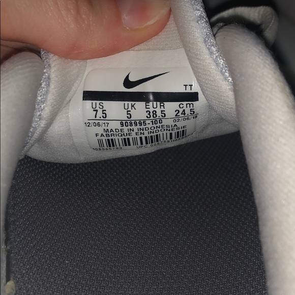 Nike Shoes - Picture 3 of 4